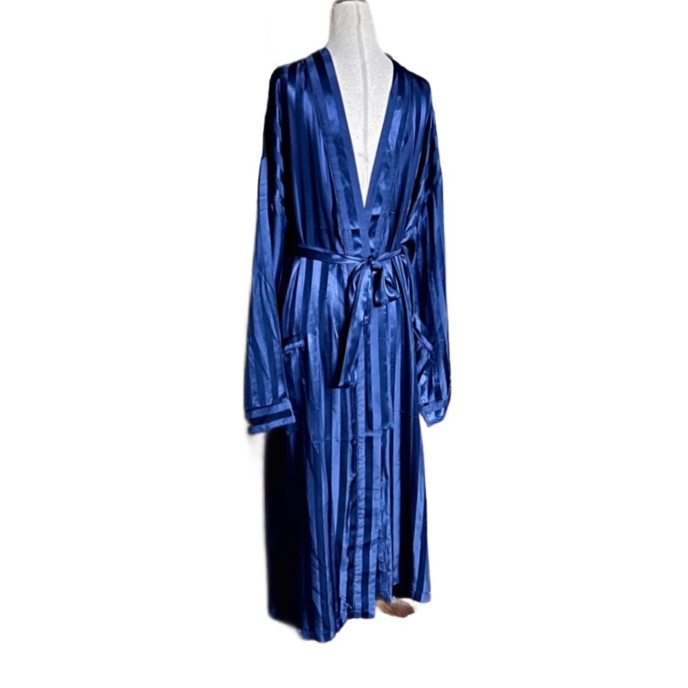 Murano ~ Vintage ~ Men’s One Size ~ Blue Striped ~ 100% Silk ~ Robe ~ New W/Tags